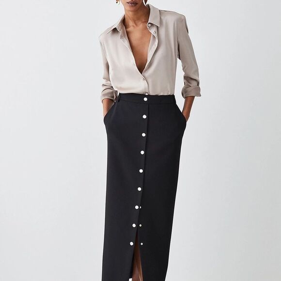 Chic Black Button-Down Skirt - Picture 1 of 3